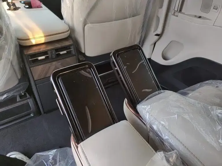 Lexus LM 350 h 7-seat Elegant