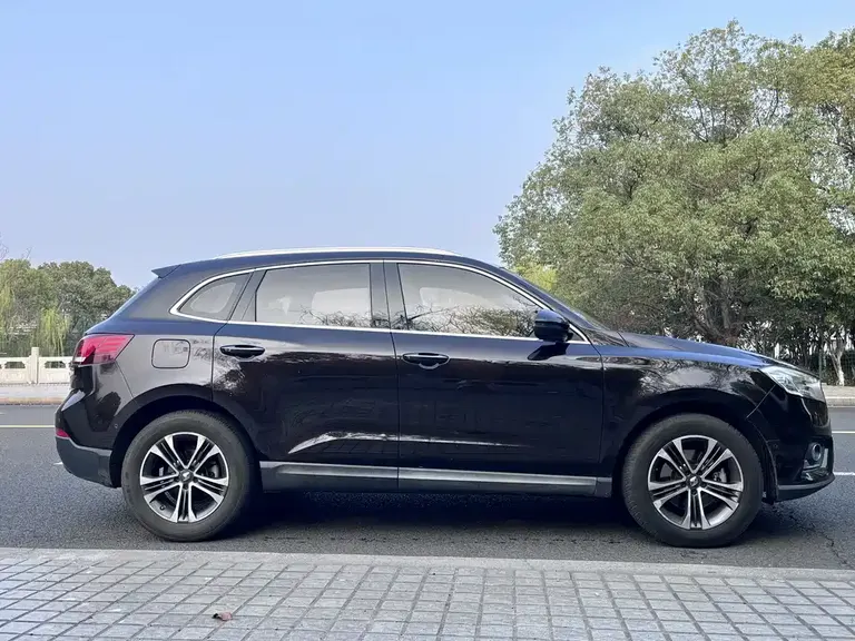 Borgward BX7 28 T 2 WD Elite 5-seat