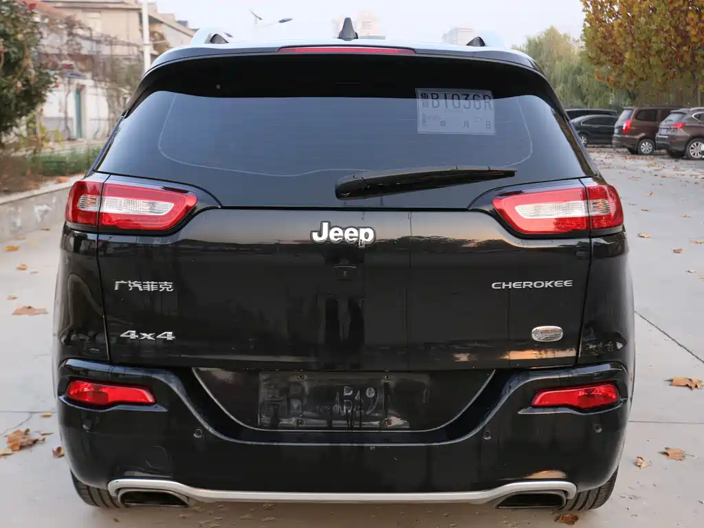 Cherokee 自由光 2017款 2.4 L 卓越版