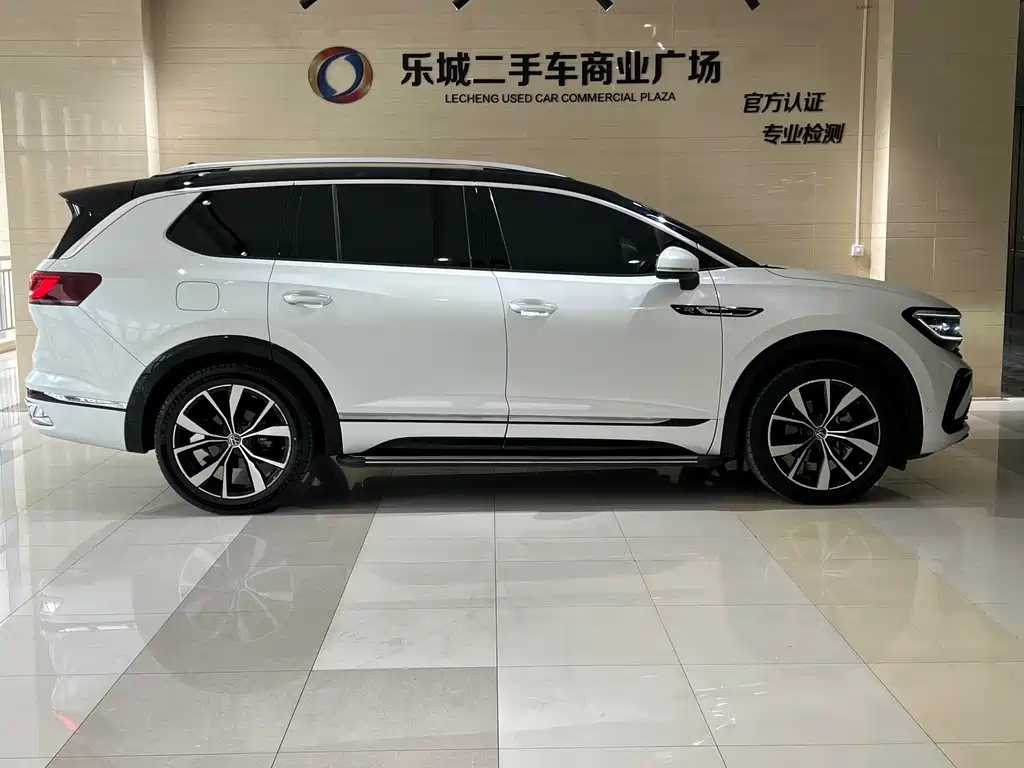 Talagon 380 TSI 4 WD R-Line Expand Realm
