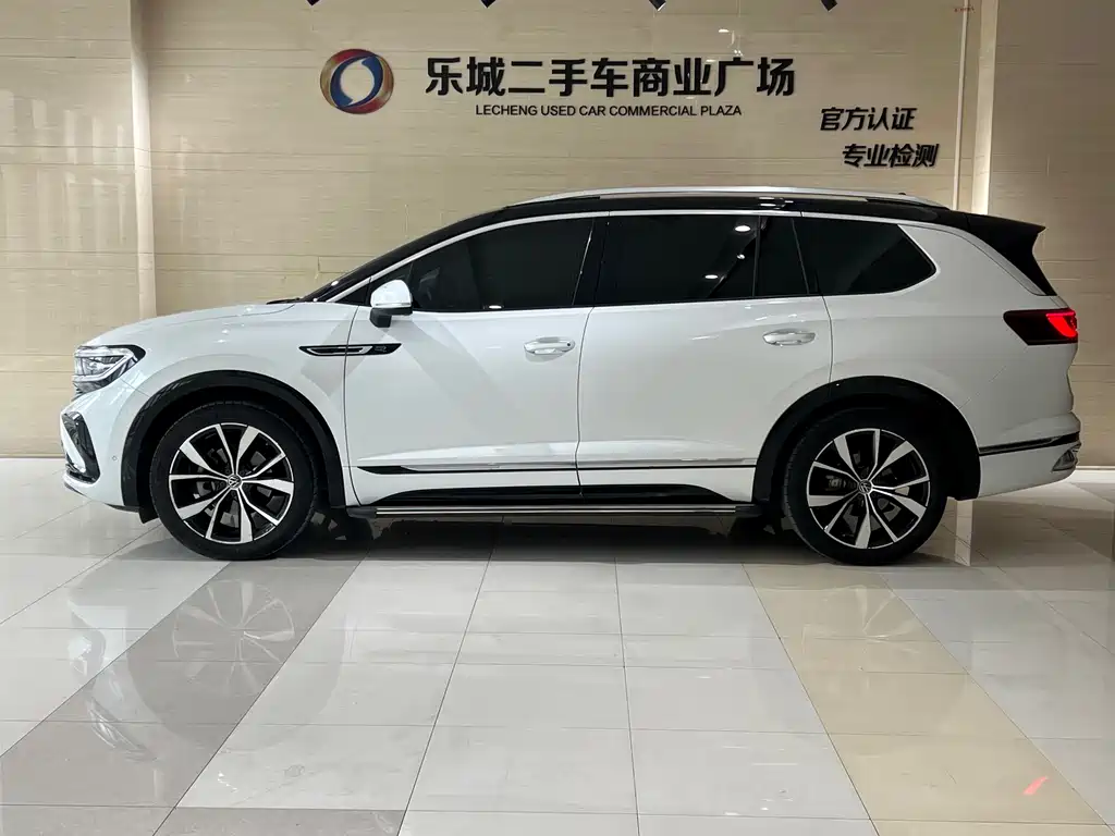 Talagon 380 TSI 4 WD R-Line Expand Realm