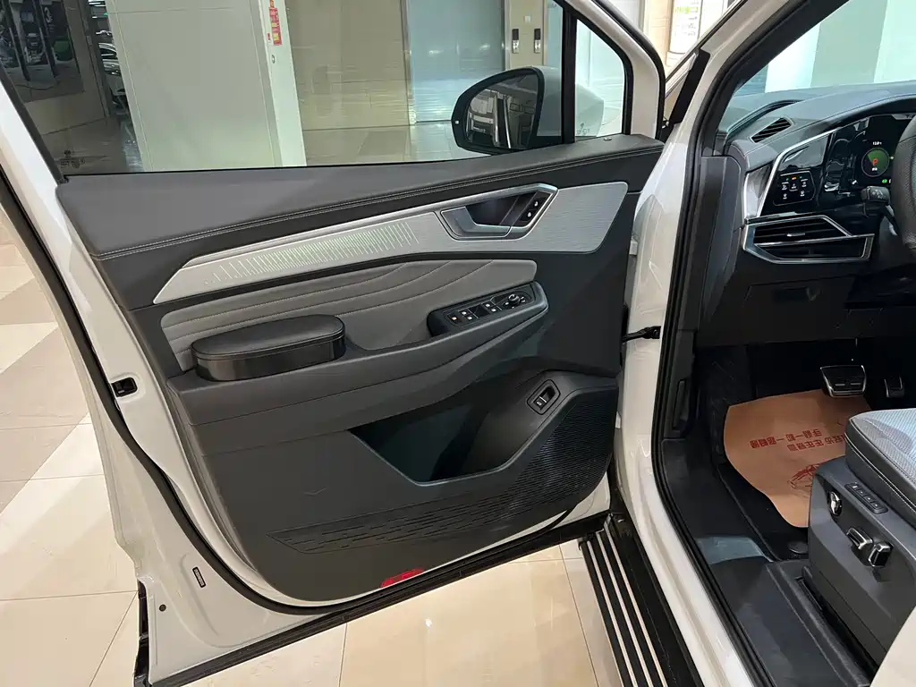 Talagon 380 TSI 4 WD R-Line Expand Realm