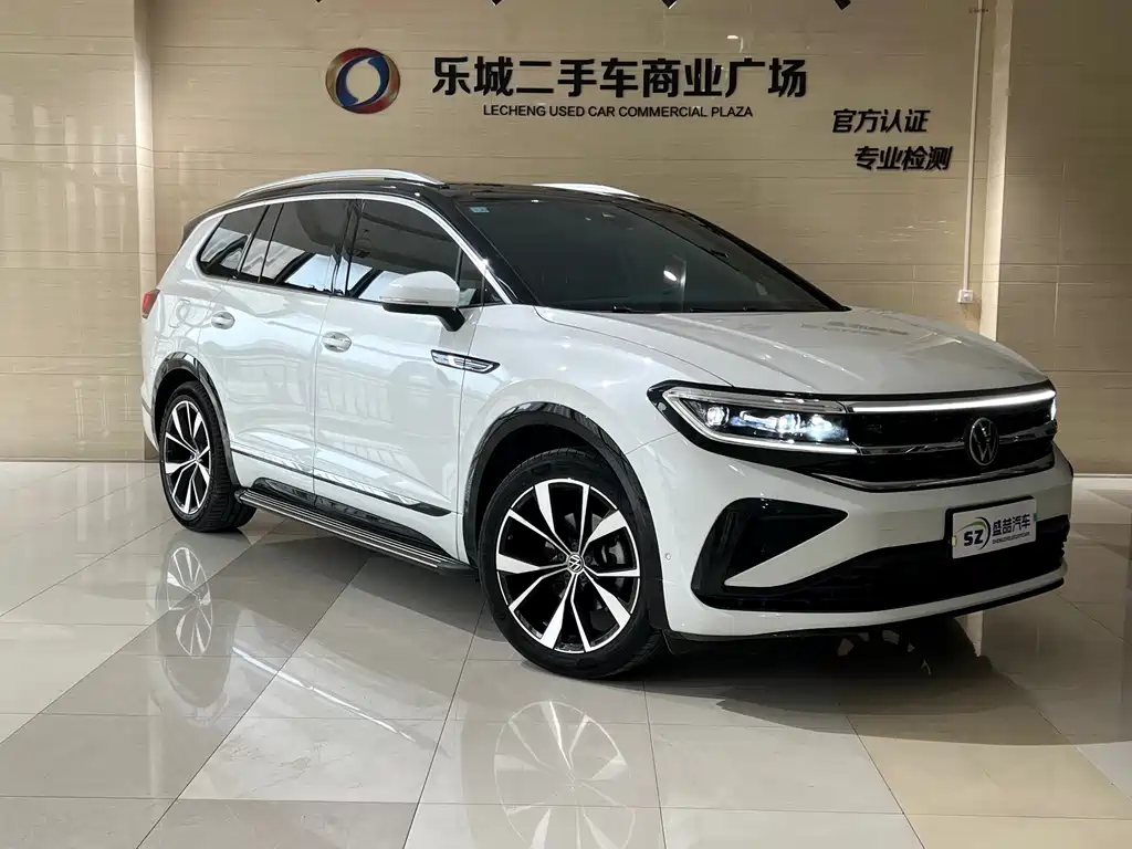 Talagon 380 TSI 4 WD R-Line Expand Realm