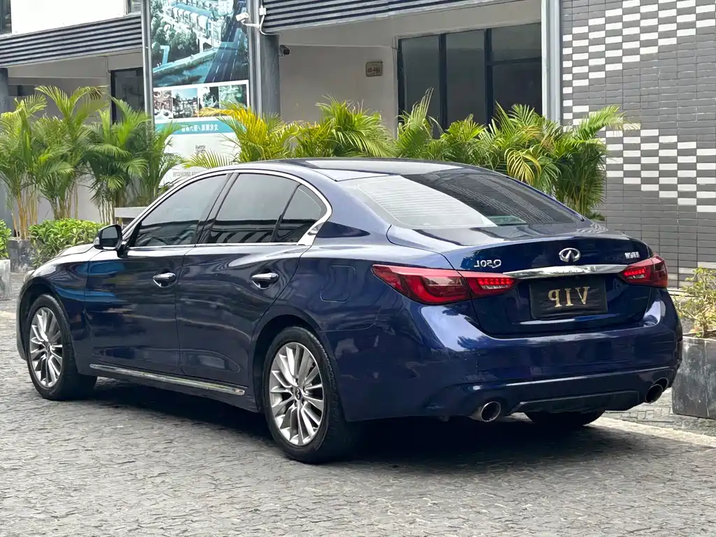 Infiniti Q50 L 2.0 T Comfort Enjoyment CN-VI