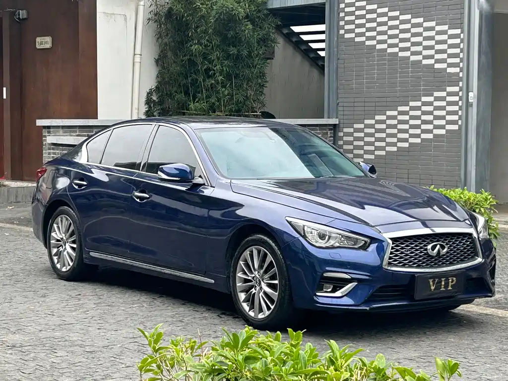 Infiniti Q50 L 2.0 T Comfort Enjoyment CN-VI