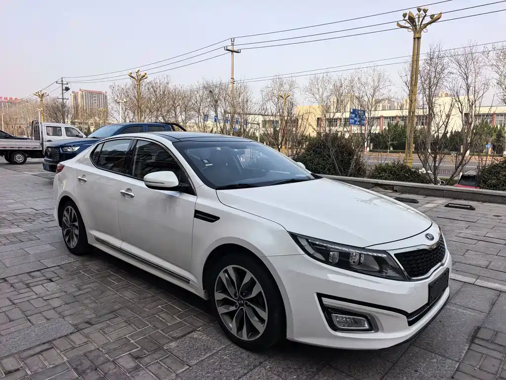 Kia K5 2.0 L Auto Luxury