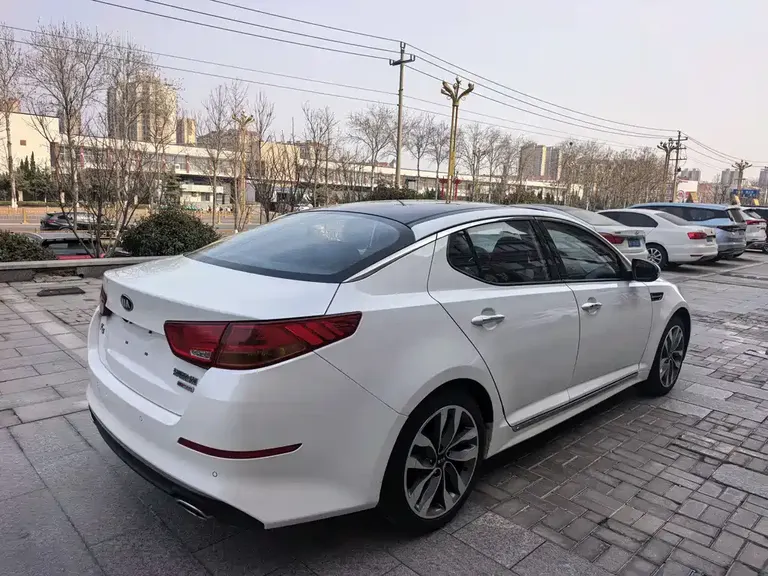 Kia K5 2.0 L Auto Luxury