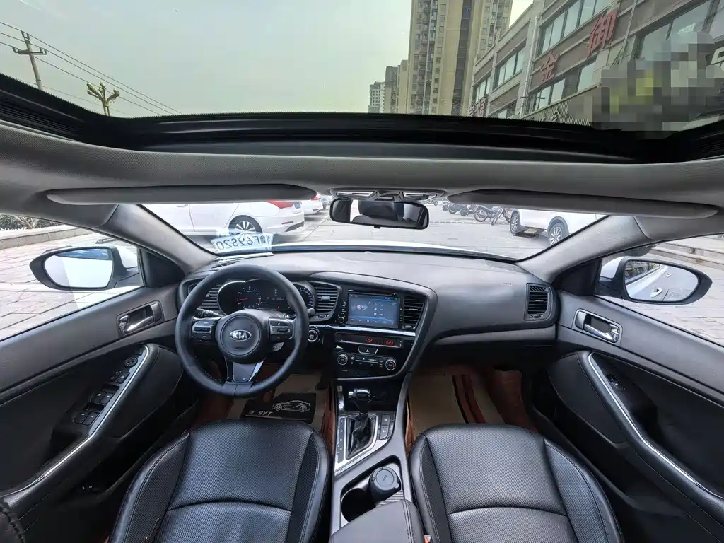 Kia K5 2.0 L Auto Luxury