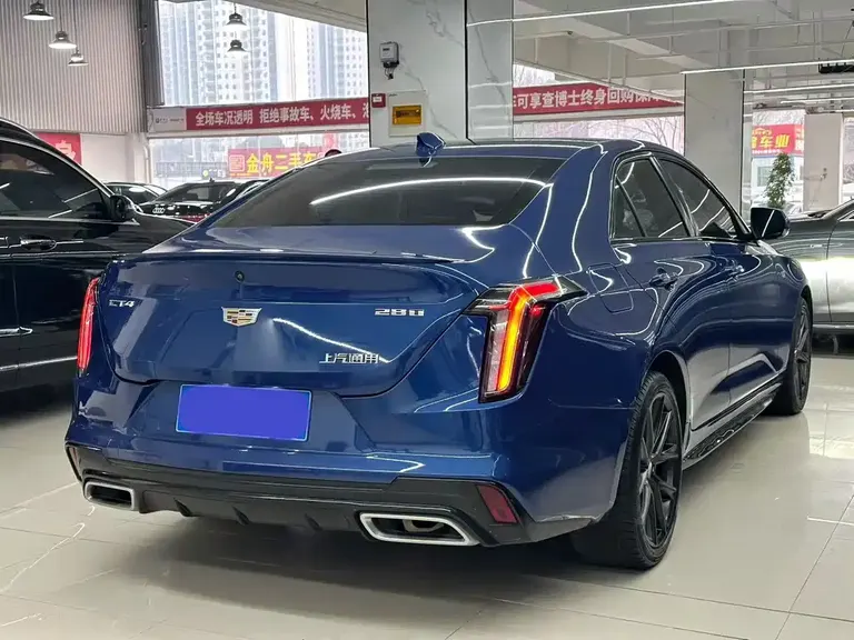 Cadillac CT4 28 T Fashion