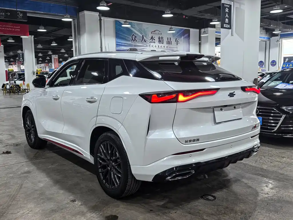 Changan Oshan Z6 Blue Whale 1.5 T DCT Smart Supreme