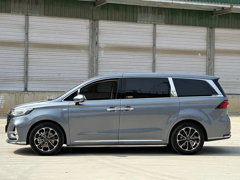 Roewe iMAX8 400 TGI
