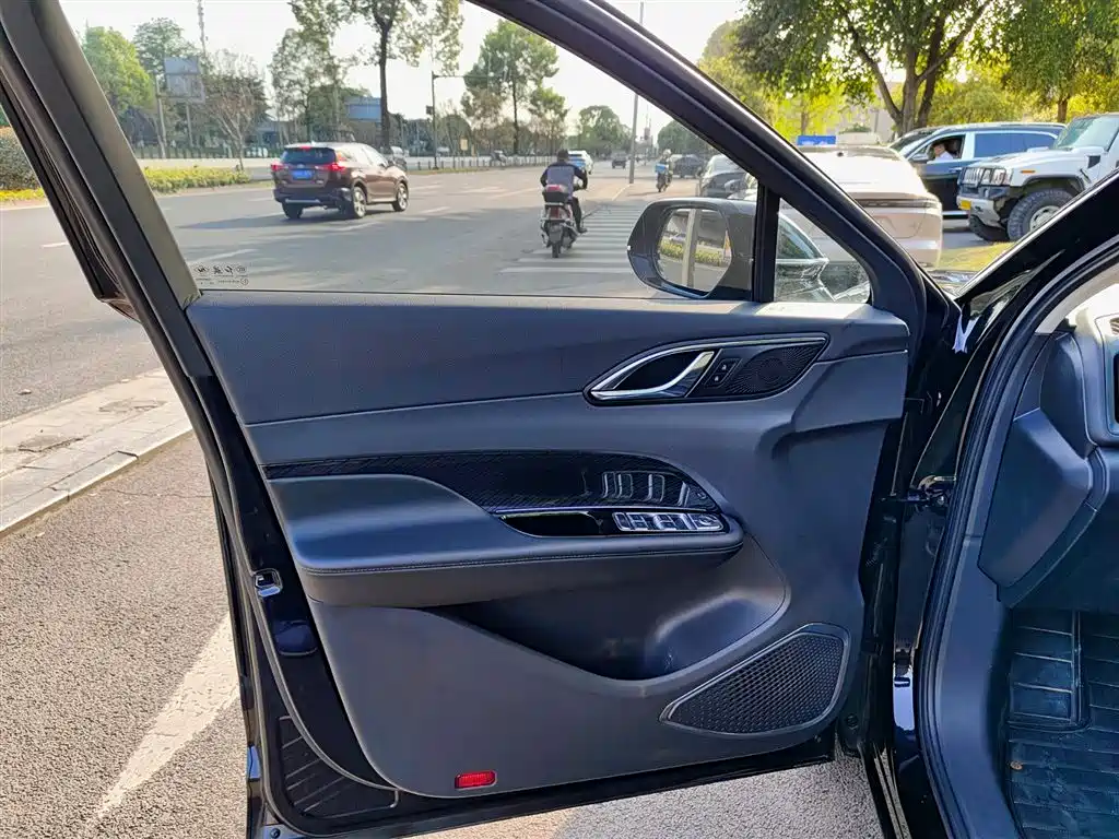 Hongqi HS3 1.5 T Aspire