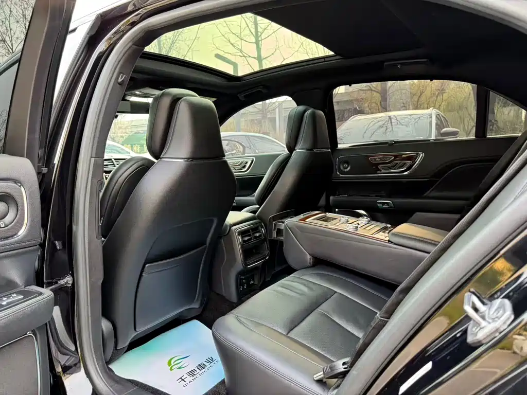 Lincoln Continental 3.0 T 4 WD Honor Shine