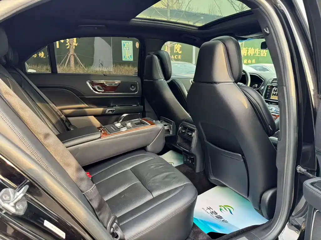 Lincoln Continental 3.0 T 4 WD Honor Shine