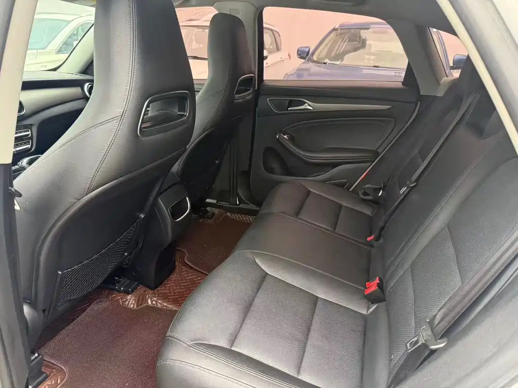 Junma MEET 3 君马MEET 3美图3 2018款 1.5 T CVT舒适型