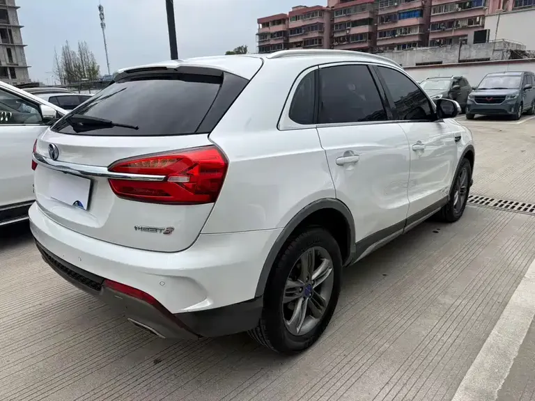 Junma Auto Junma MEET 3 君马MEET 3美图3 2018款 1.5 T CVT舒适型