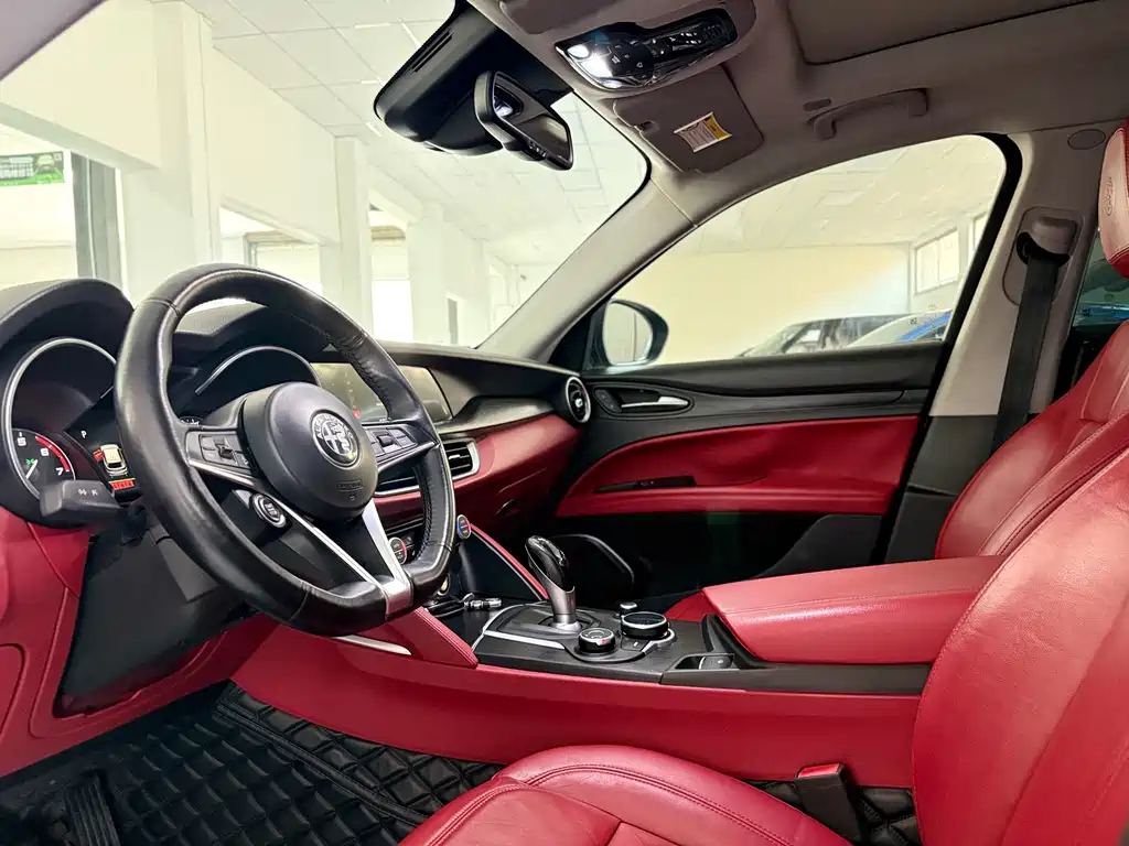 Stelvio 2.0 T 200 HP Elite