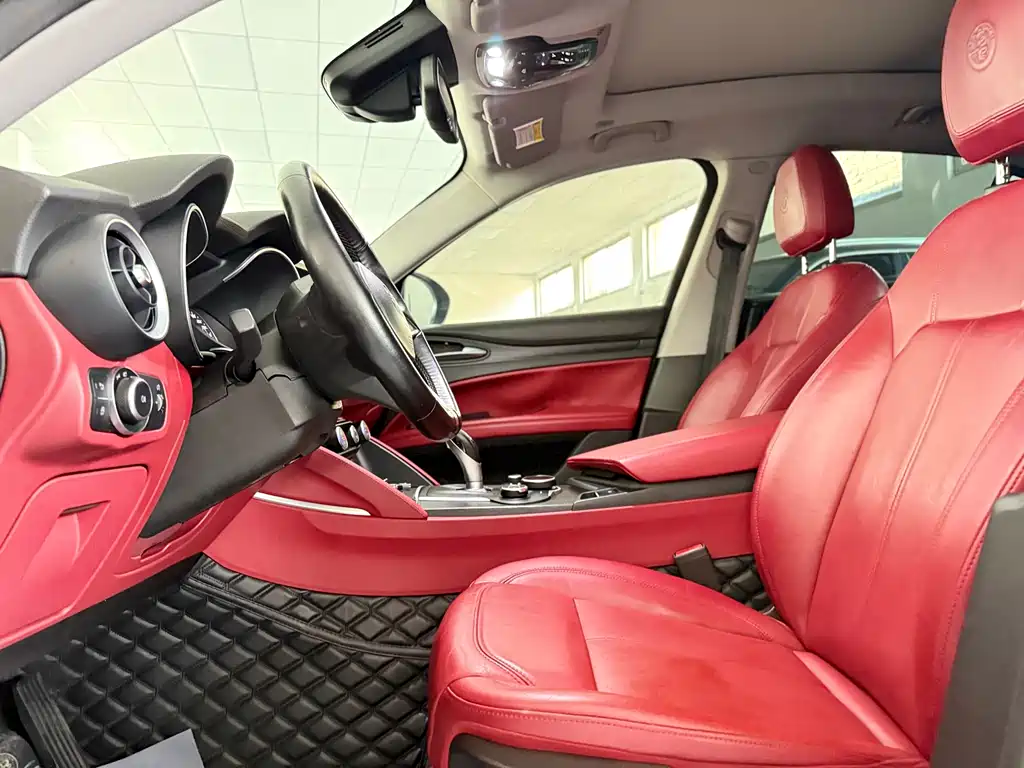 Stelvio 2.0 T 200 HP Elite