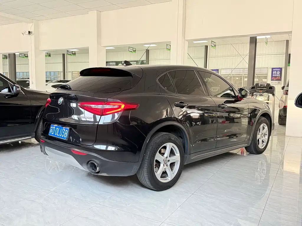 Stelvio 2.0 T 200 HP Elite