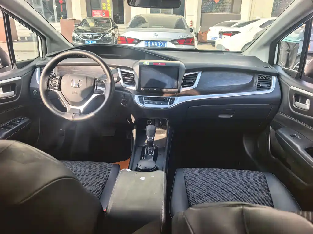Jade 1.8 L Auto Comfort Elite 5-seat