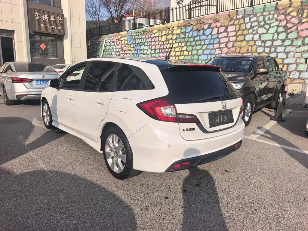Jade 1.8 L Auto Comfort Elite 5-seat