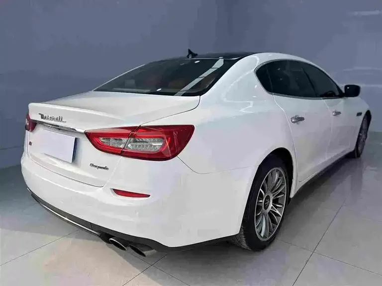 Maserati Quattroporte 3.0 T Standard