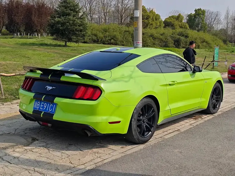 Ford Mustang 2.3 T Performance