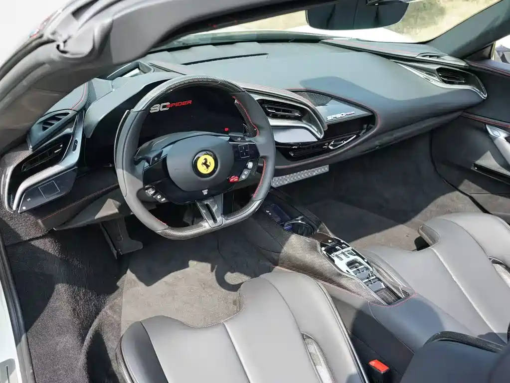 SF90 3.9 T V8 Spider