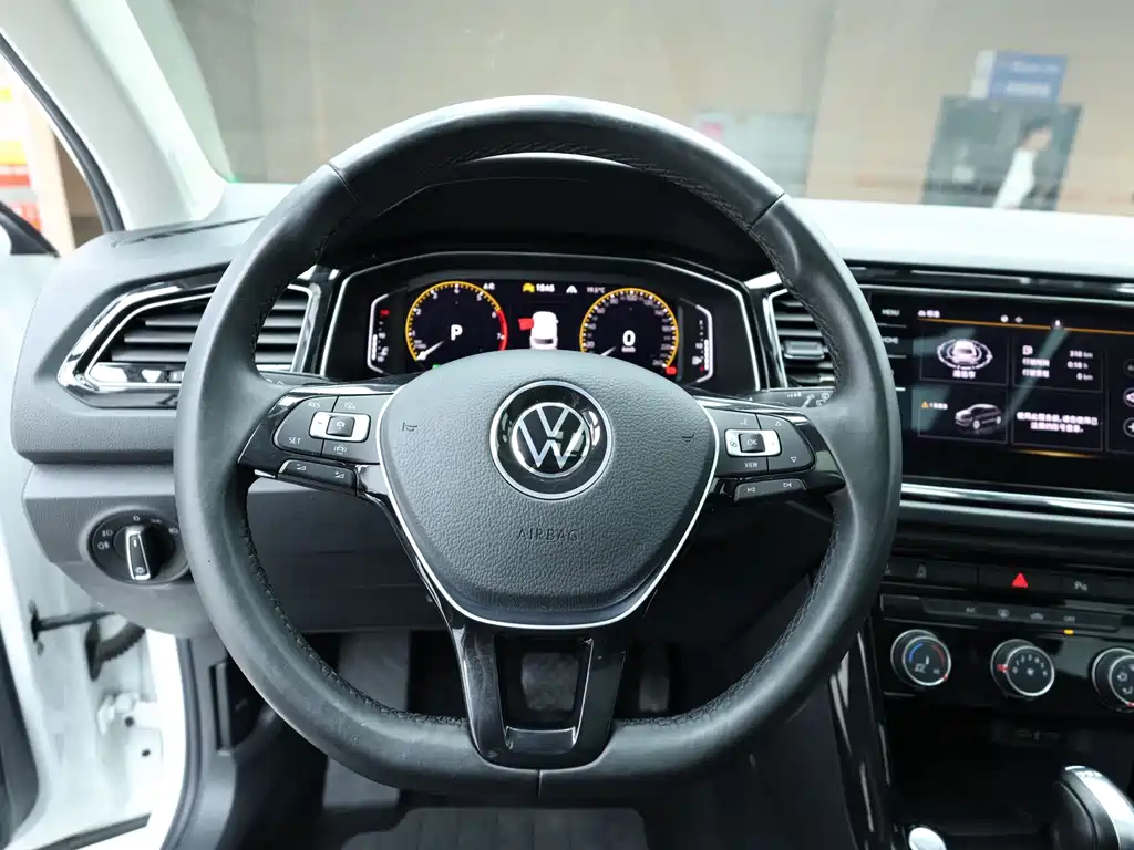 T-ROC 280 TSI DSG 2 WD Comfort Enjoyment PLUS