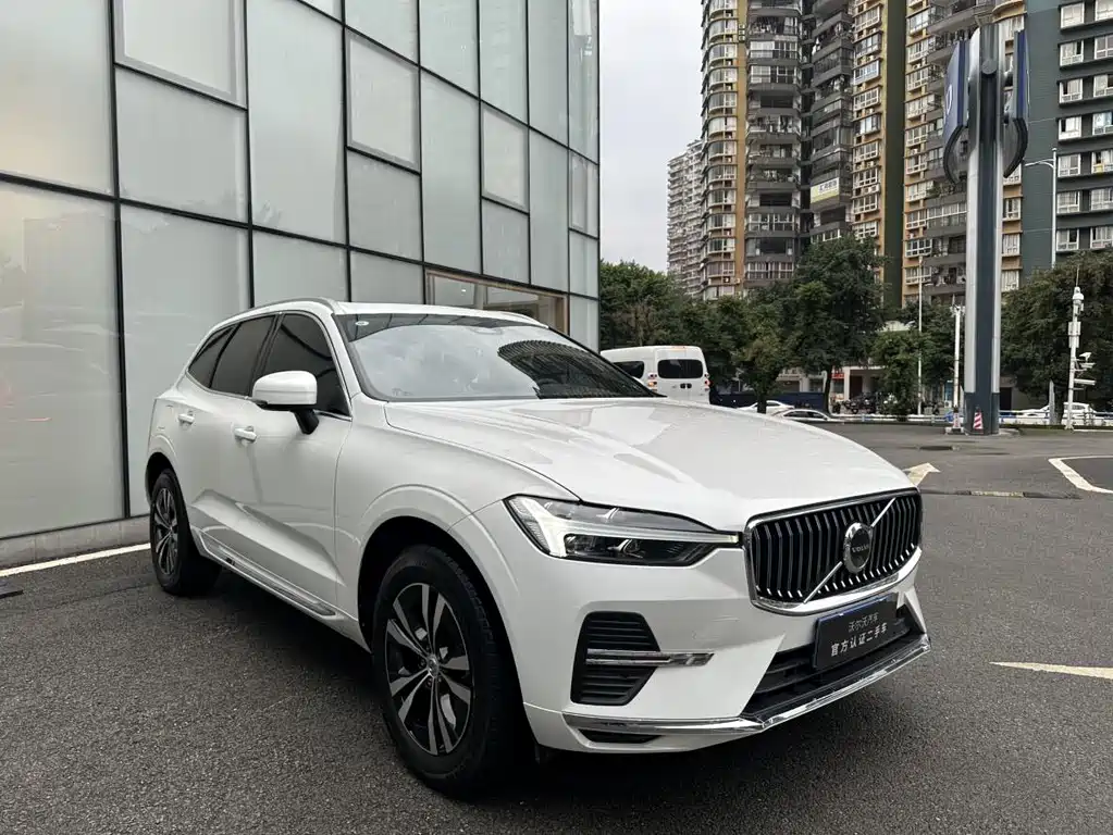 Volvo XC60 B5 4 WD Smart Ease Luxury