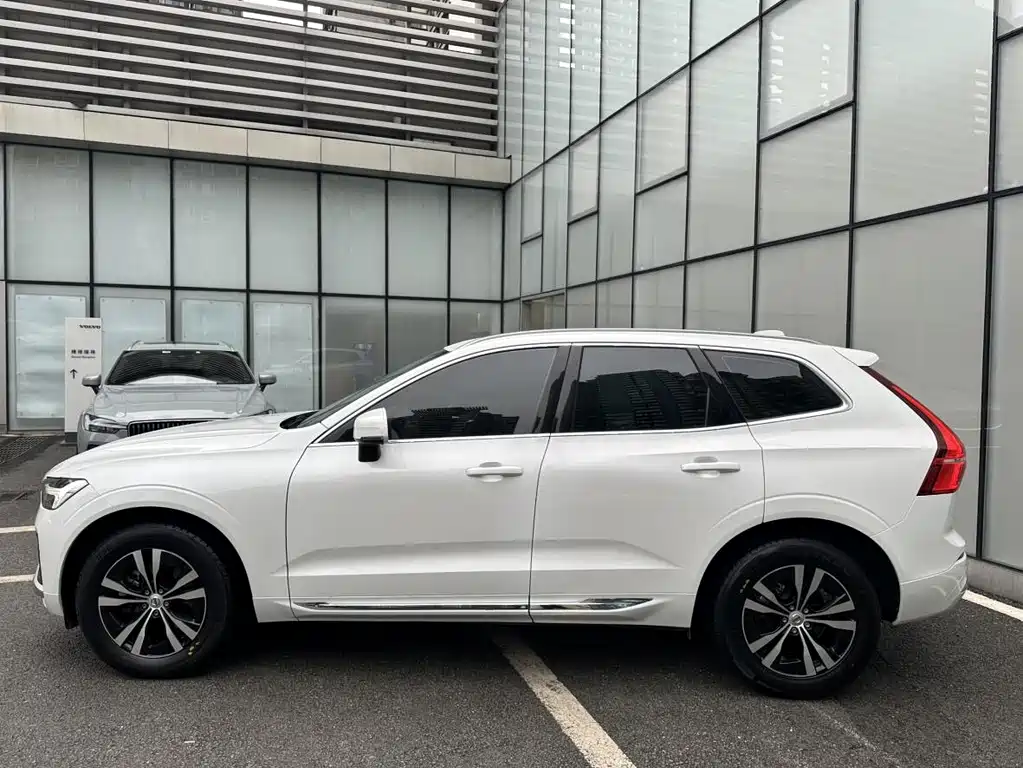 Volvo XC60 B5 4 WD Smart Ease Luxury