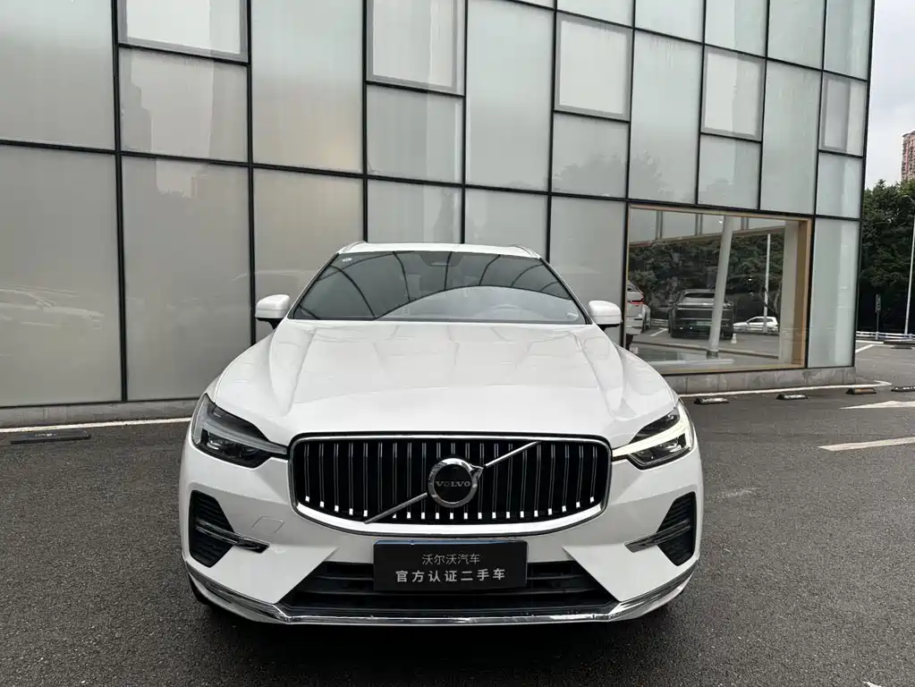 Volvo XC60 B5 4 WD Smart Ease Luxury