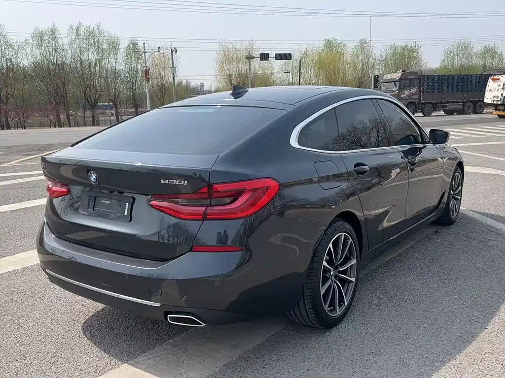 BMW 6 Series GT 630 i Luxury Design Package