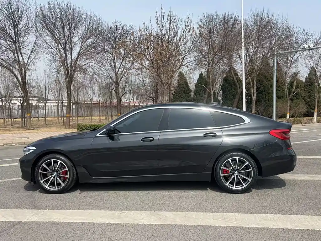 BMW 6 Series GT 630 i Luxury Design Package