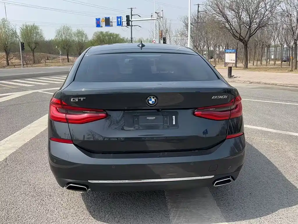 BMW 6 Series GT 630 i Luxury Design Package