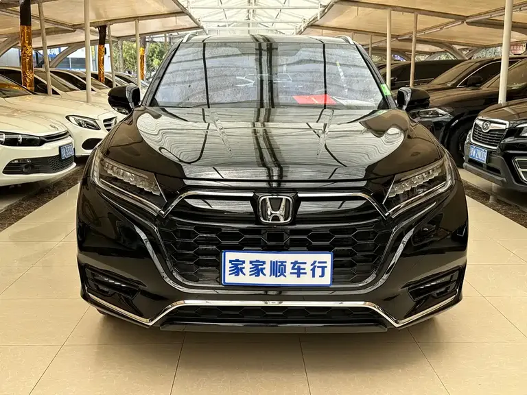 Honda UR-V 370 TURBO 2 WD Graceful