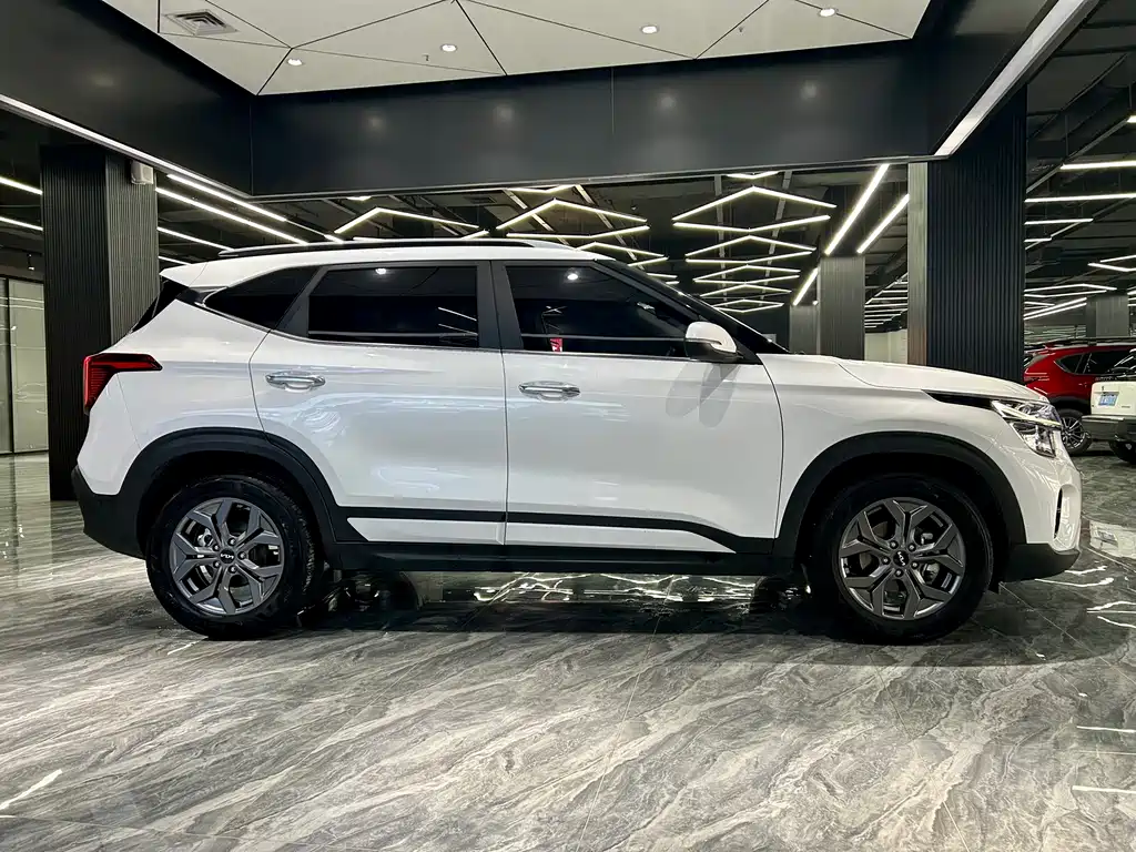 Seltos 1.5 L CVT Luxury