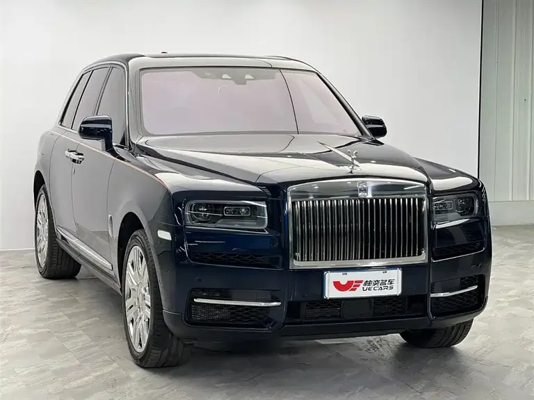 Rolls-Royce Cullinan 5-seat