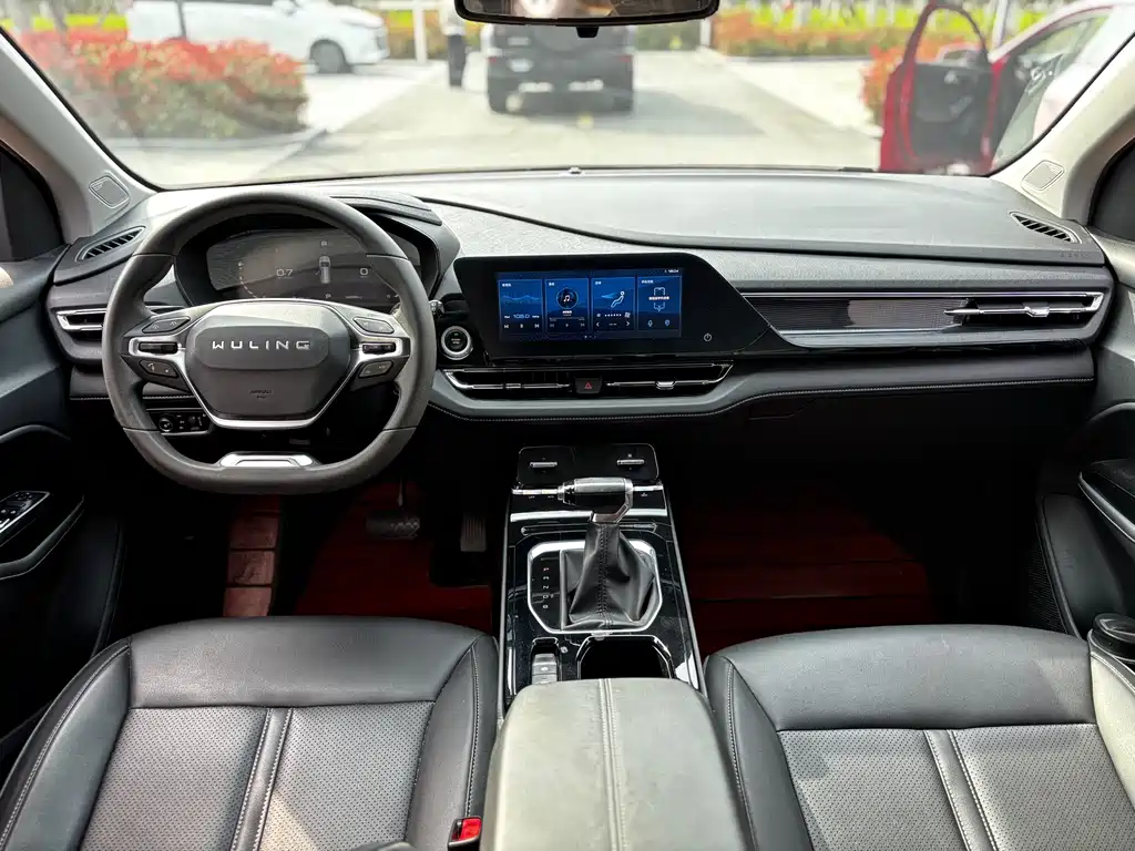 Wuling Victory 1.5 T CVT Distinguished