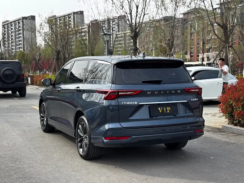 Wuling Victory 1.5 T CVT Distinguished