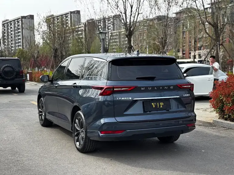 Wuling Victory 1.5 T CVT Distinguished