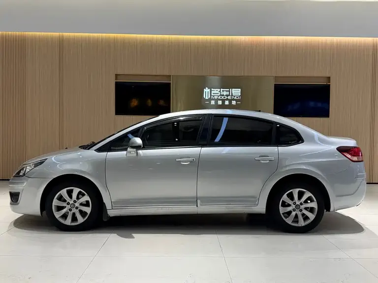 Citroën C-Quatre 世嘉 2009款 三厢 1.6 L 自动时尚型