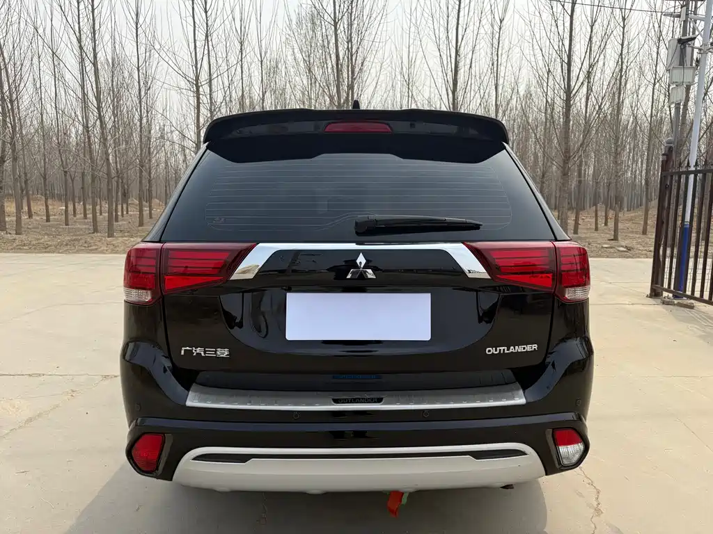 Outlander 2.4 L 4 WD Enjoyment 7-seat