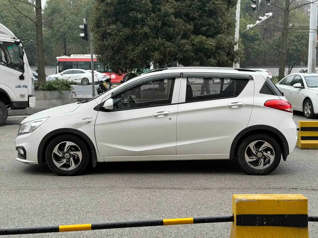 Baojun 310 1.5 L Auto Fashion