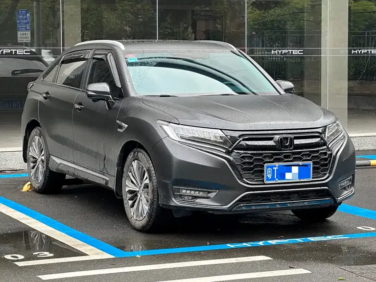 Honda UR-V 370 TURBO 2 WD Graceful