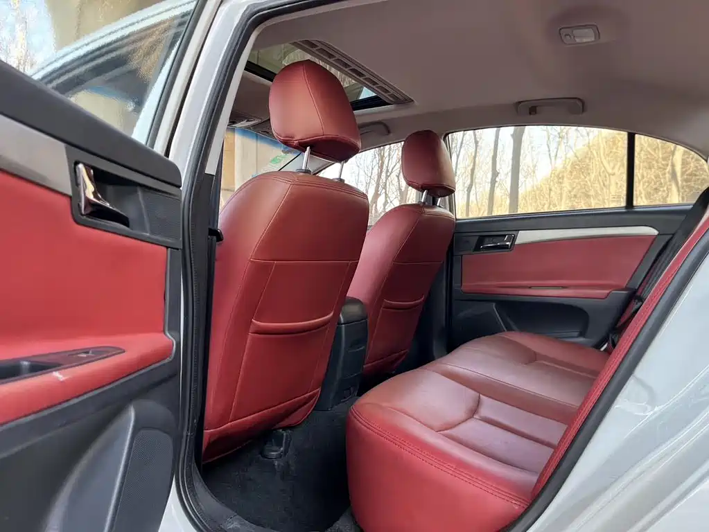 Roewe 350 1.5 L Auto Luxury Sunroof