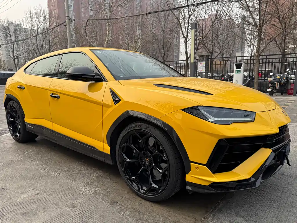 Urus 4.0 T V8 Performante