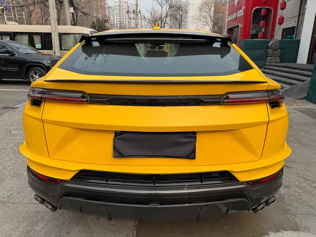 Urus 4.0 T V8 Performante