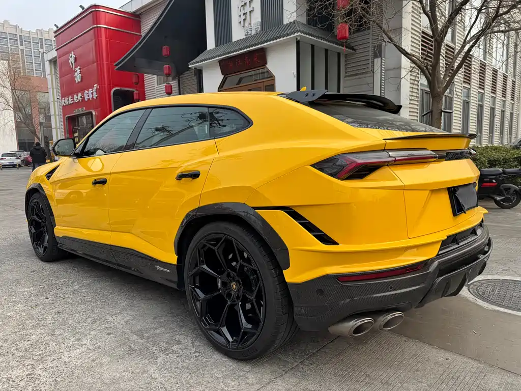 Urus 4.0 T V8 Performante