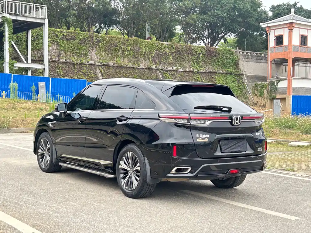 Honda UR-V 370 TURBO 2 WD Graceful